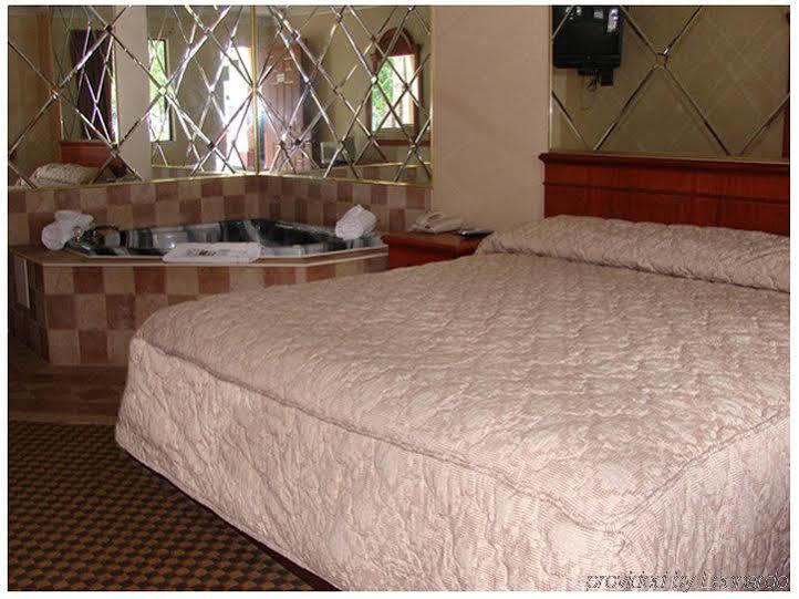 Red Carpet Inn Absecon Ґалловей Номер фото